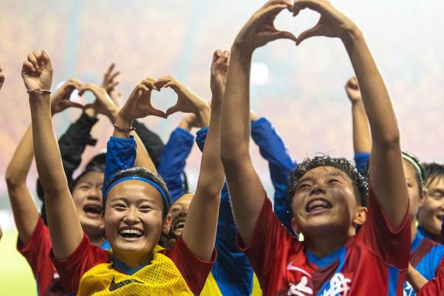 范弗里特38分火箭险胜雷霆 骑士终结绿军7连胜